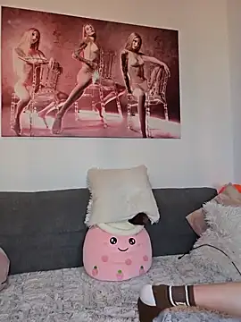 LessiaMia online show from 01-16-25, 03:02