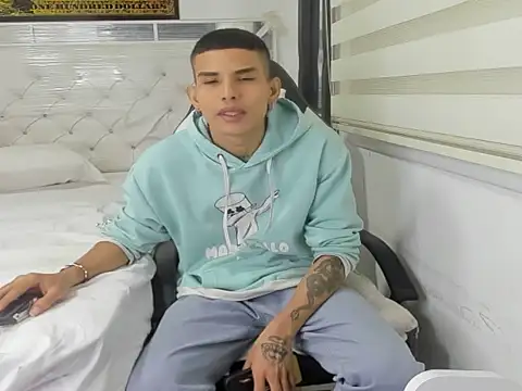 hot king20 online show from 02-09-25, 04:46