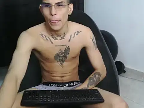 hot king20 online show from 02-23-25, 03:45