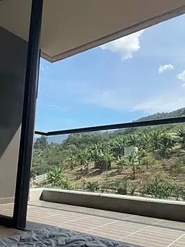 Helenbronwx online show from 01-15-25, 07:01