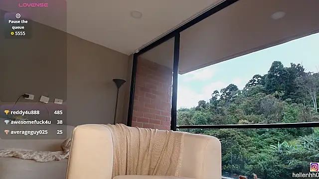 Helenbronwx online show from 12-21-25, 10:17