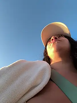 Snapshot of Bigbuttbrooklynn chatting on 03-20-25, 01:35 Bigbuttbrooklynn online show from 03-20-25, 01:35