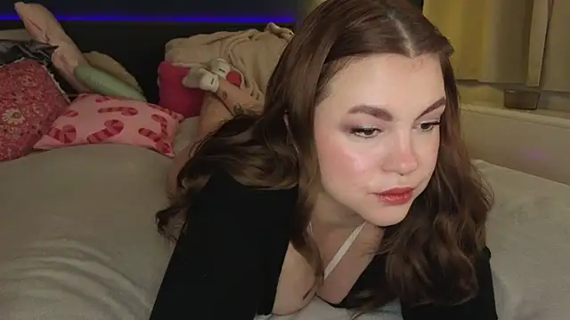 VictoriaLaFleur online show from 12-17-25, 03:29