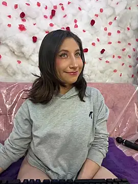 Snapshot of SkarletJhonson_ chatting on 02-18-26, 04:52 SkarletJhonson online show from 02-18-26, 04:52