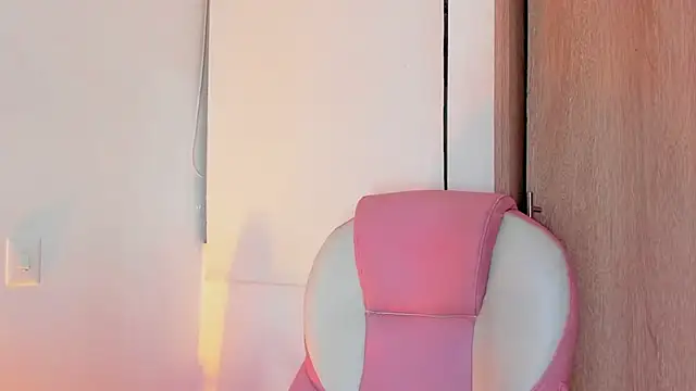 Snapshot of AnastaciaBlake chatting on 12-22-24, 07:44 AnastaciaBlake online show from 12-22-24, 07:44