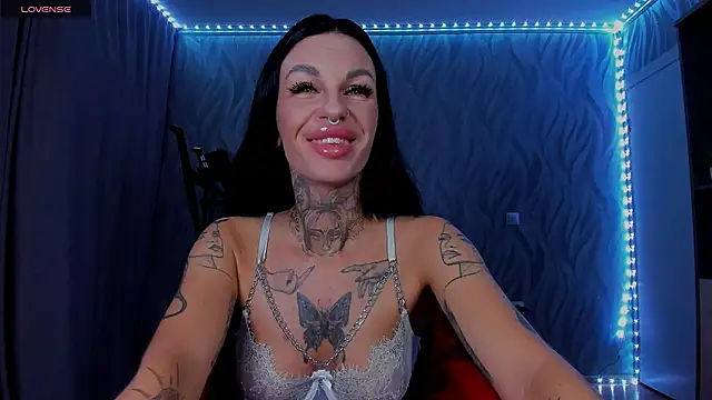 Snapshot of angel_devil_forever chatting on 07-02-26, 10:38 angel devil forever online show from 07-02-26, 10:38