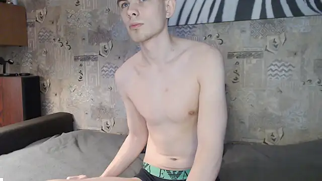 Student Oliver online show from 12-23-25, 07:17