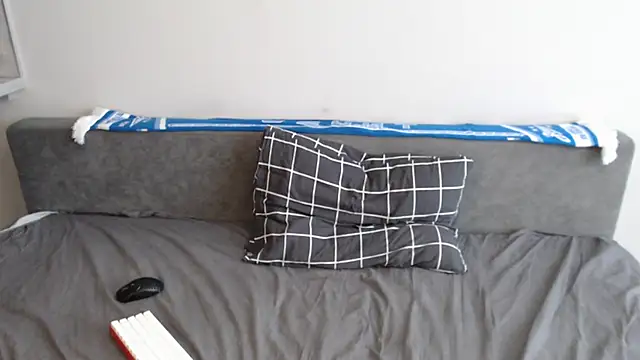 Student Oliver online show from 06-03-26, 02:33