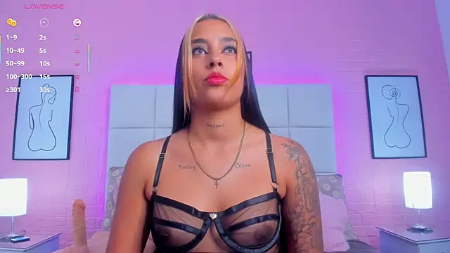 Snapshot of charlotte_kisss chatting on 05-16-26, 06:39 charlotte kisss online show from 05-16-26, 06:39
