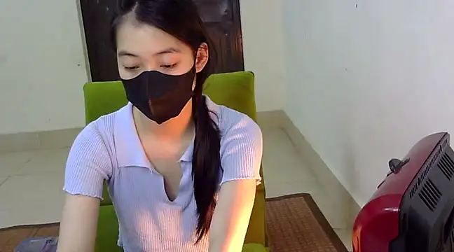 Snapshot of DA-EUN chatting on 03-13-25, 03:33 DA-EUN online show from 03-13-25, 03:33