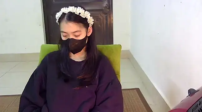 Snapshot of DA-EUN chatting on 03-17-25, 08:40 DA-EUN online show from 03-17-25, 08:40