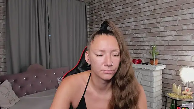 Snapshot of SarahCoksss chatting on 07-09-26, 12:15 SarahCoksss online show from 07-09-26, 12:15