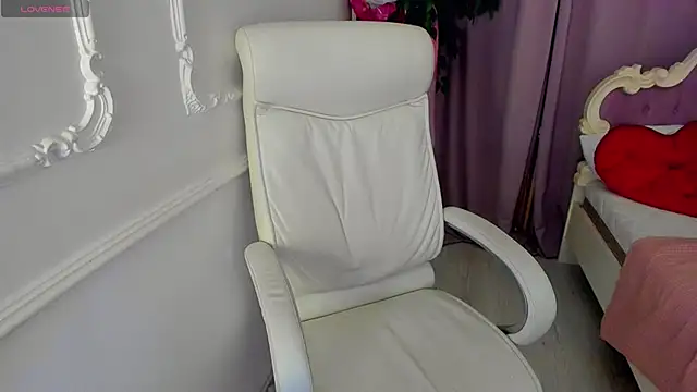 Snapshot of Lily_Marlin chatting on 05-29-26, 01:36 Lily Marlin online show from 05-29-26, 01:36
