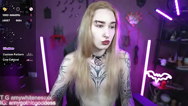 Snapshot of amywhitenessxx chatting on 06-13-26, 04:38 amywhitenessxx online show from 06-13-26, 04:38