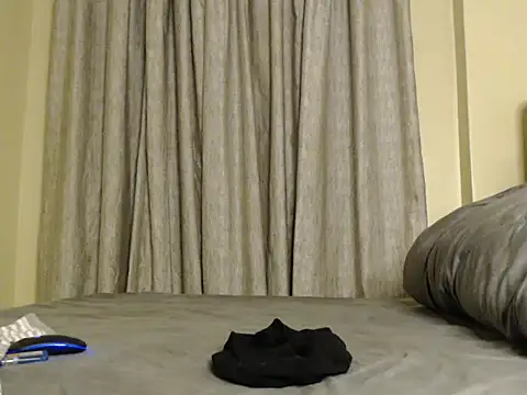 CurvyGlass online show from 02-25-25, 02:58