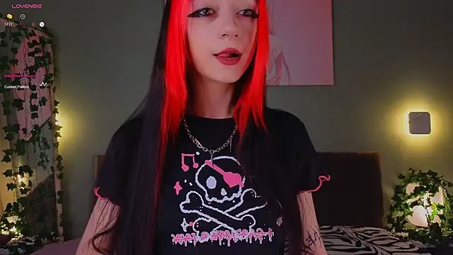 Snapshot of TristaRoht chatting on 01-10-25, 03:06 TristaRoht online show from 01-10-25, 03:06