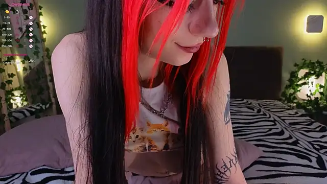 Snapshot of TristaRoht chatting on 01-11-25, 09:15 TristaRoht online show from 01-11-25, 09:15