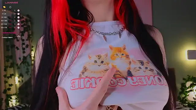 Snapshot of TristaRoht chatting on 01-12-25, 09:08 TristaRoht online show from 01-12-25, 09:08