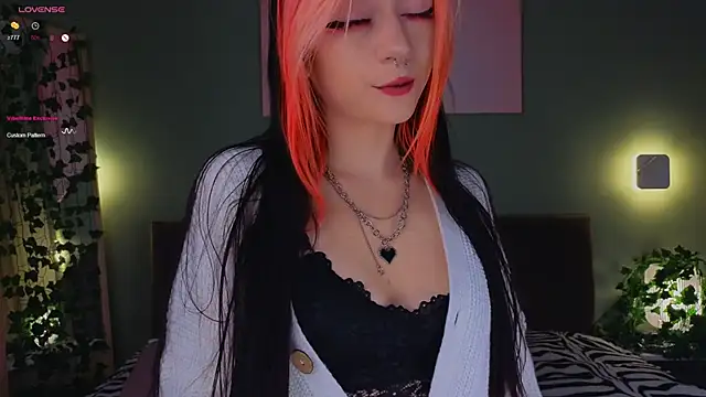 Snapshot of TristaRoht chatting on 01-23-25, 03:11 TristaRoht online show from 01-23-25, 03:11