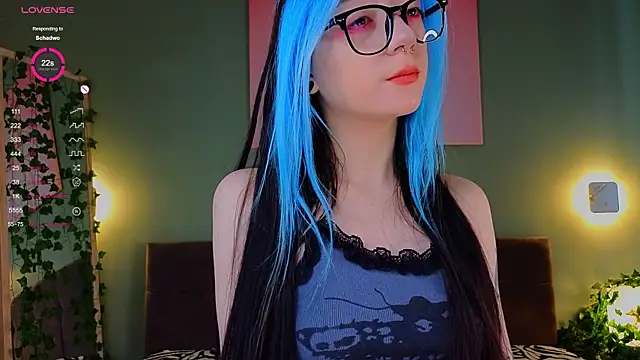 Snapshot of TristaRoht chatting on 03-09-25, 11:14 TristaRoht online show from 03-09-25, 11:14