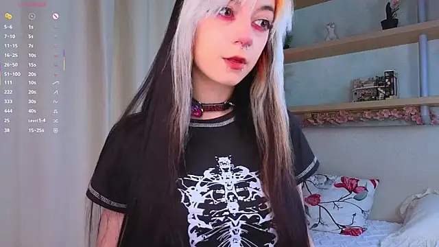 Snapshot of TristaRoht chatting on 09-29-25, 03:06 TristaRoht online show from 09-29-25, 03:06