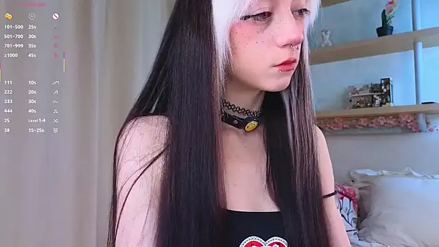 Snapshot of TristaRoht chatting on 10-04-25, 03:10 TristaRoht online show from 10-04-25, 03:10