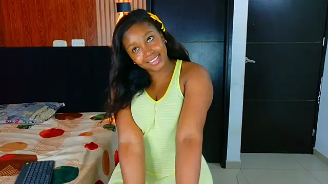 Snapshot of Black-gem18 chatting on 05-07-26, 05:46 Black-gem18 online show from 05-07-26, 05:46