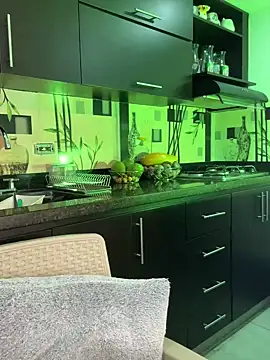 Snapshot of Mau_White chatting on 12-10-24, 02:16 Mau White online show from 12-10-24, 02:16