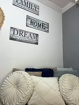 Snapshot of Mau_White chatting on 02-04-25, 10:55 Mau White online show from 02-04-25, 10:55