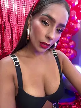 Snapshot of Mau_White chatting on 02-10-25, 05:41 Mau White online show from 02-10-25, 05:41