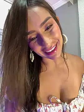 Snapshot of Mau_White chatting on 02-24-25, 09:31 Mau White online show from 02-24-25, 09:31