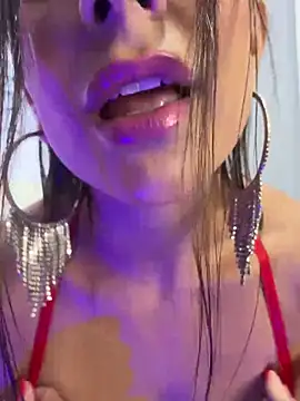 Snapshot of Mau_White chatting on 03-05-25, 12:38 Mau White online show from 03-05-25, 12:38