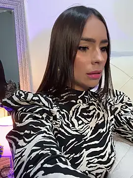 Snapshot of Mau_White chatting on 03-20-25, 11:34 Mau White online show from 03-20-25, 11:34