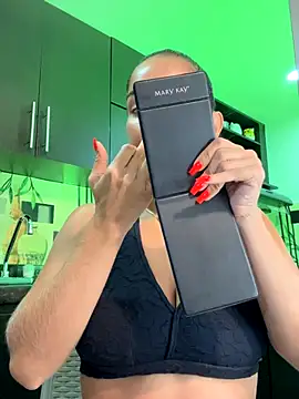 Snapshot of Mau_White chatting on 09-08-25, 11:26 Mau White online show from 09-08-25, 11:26