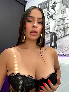 Snapshot of Mau_White chatting on 10-02-25, 08:49 Mau White online show from 10-02-25, 08:49