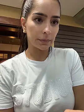 Snapshot of Mau_White chatting on 12-15-25, 12:42 Mau White online show from 12-15-25, 12:42