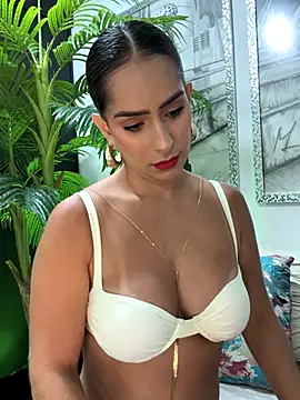 Mau White online show from 12-21-25, 12:40