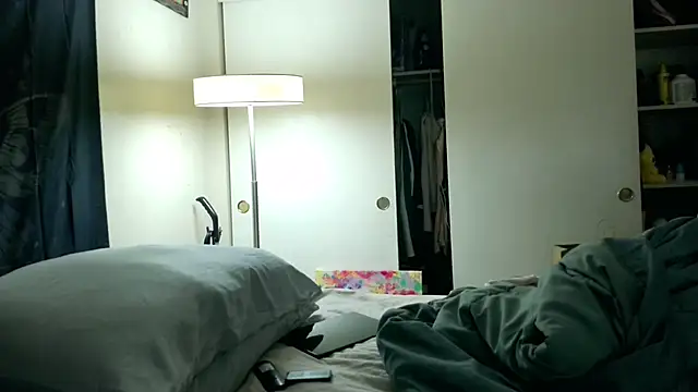 Snapshot of Yagurl__west chatting on 01-12-25, 10:01 Yagurl west online show from 01-12-25, 10:01