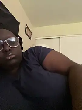 Snapshot of Yagurl__west chatting on 01-16-25, 07:10 Yagurl west online show from 01-16-25, 07:10