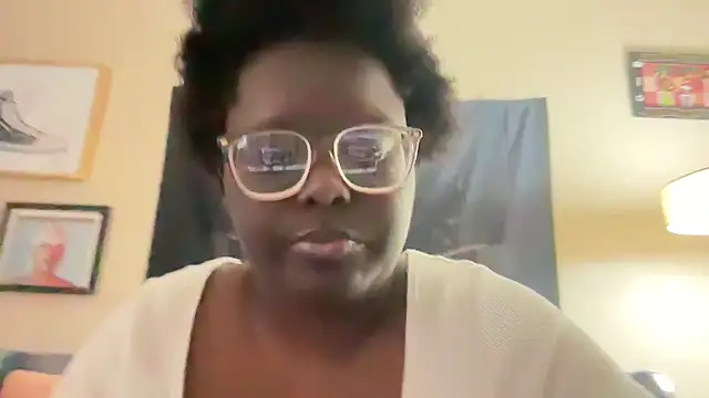 Snapshot of Yagurl__west chatting on 02-21-25, 12:05 Yagurl west online show from 02-21-25, 12:05