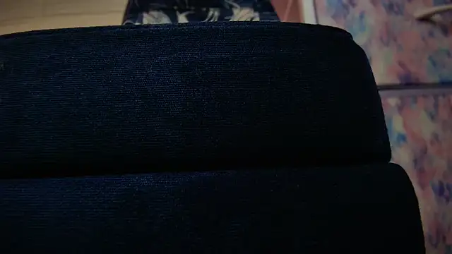 Snapshot of Yagurl__west chatting on 02-24-25, 04:05 Yagurl west online show from 02-24-25, 04:05