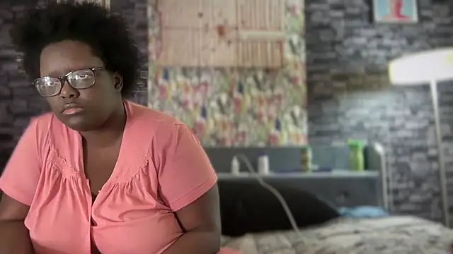 Snapshot of Yagurl__west chatting on 09-14-25, 11:26 Yagurl west online show from 09-14-25, 11:26