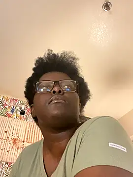 Snapshot of Yagurl__west chatting on 11-07-25, 10:32 Yagurl west online show from 11-07-25, 10:32