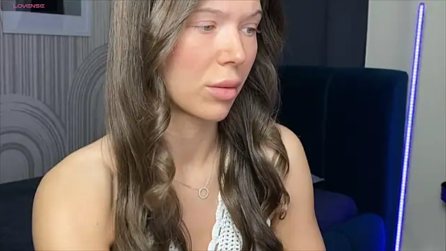 Snapshot of viviann_evans chatting on 03-20-25, 01:02 viviann evans online show from 03-20-25, 01:02