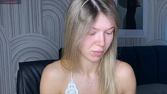 Snapshot of viviann_evans chatting on 09-16-25, 01:06 viviann evans online show from 09-16-25, 01:06