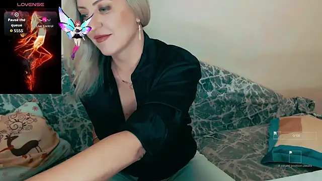 Snapshot of ElysonLang chatting on 11-13-25, 12:42 ElysonLang online show from 11-13-25, 12:42