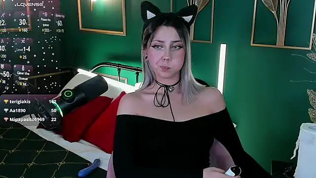 Snapshot of PennyMay chatting on 12-28-24, 11:30 PennyMay online show from 12-28-24, 11:30