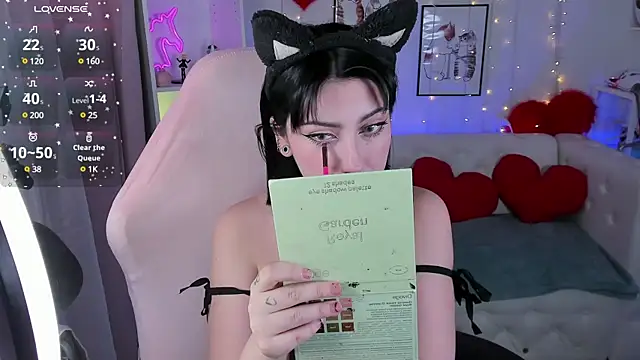 Snapshot of PennyMay chatting on 02-17-25, 04:31 PennyMay online show from 02-17-25, 04:31