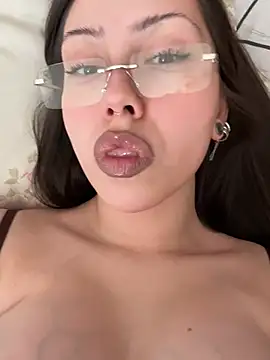 Snapshot of PennyMay chatting on 04-16-26, 06:36 PennyMay online show from 04-16-26, 06:36