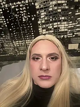 Snapshot of The_Q chatting on 02-06-26, 04:54 The Q online show from 02-06-26, 04:54